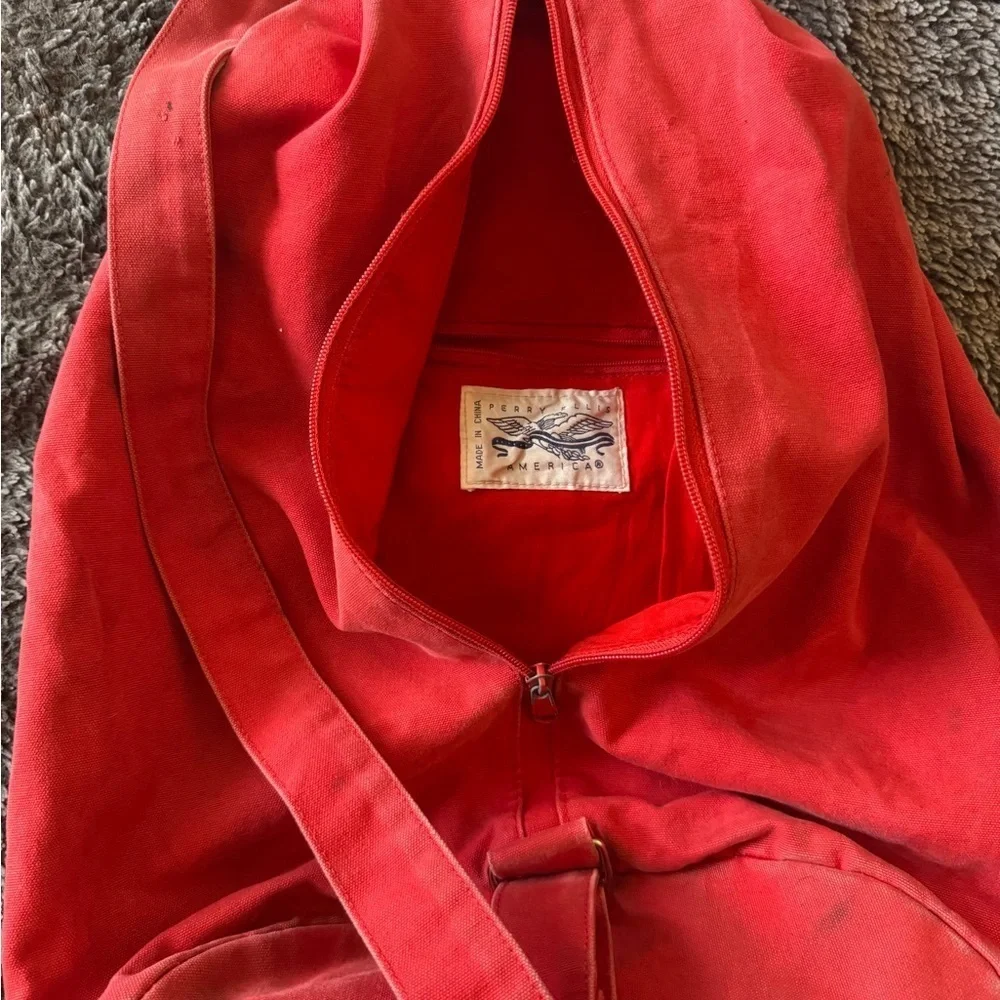 Perry Ellis stylish versatile